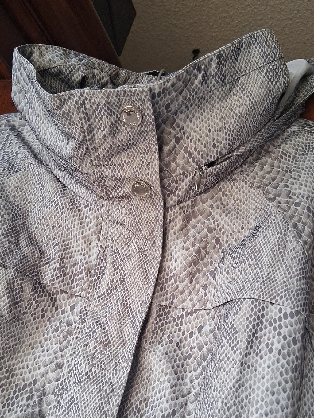 Khaki/grey CALVIN KLEIN Jacket - Lightweight Snake Print Sz Large - Picture 10 of 15